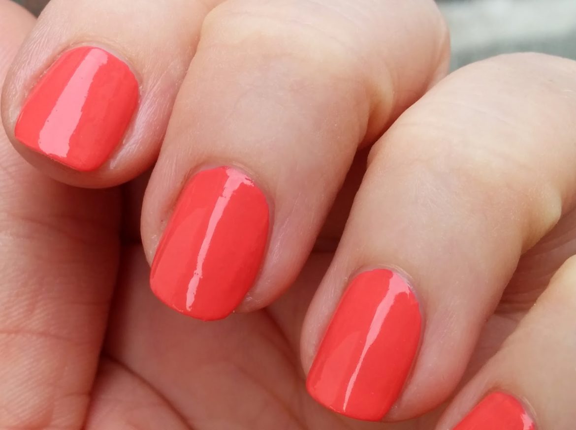 OPI Live Love Carnaval Nagellack Review