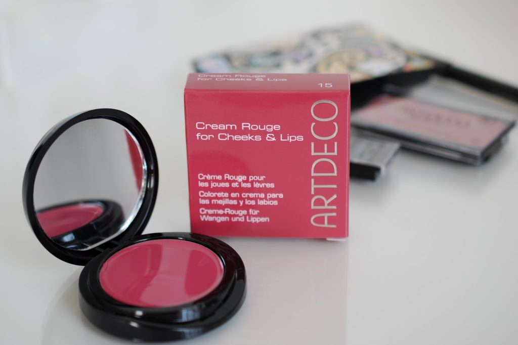 Cream Rouge For Cheeks & Lips Nr. 15 "creamy rosy madame"