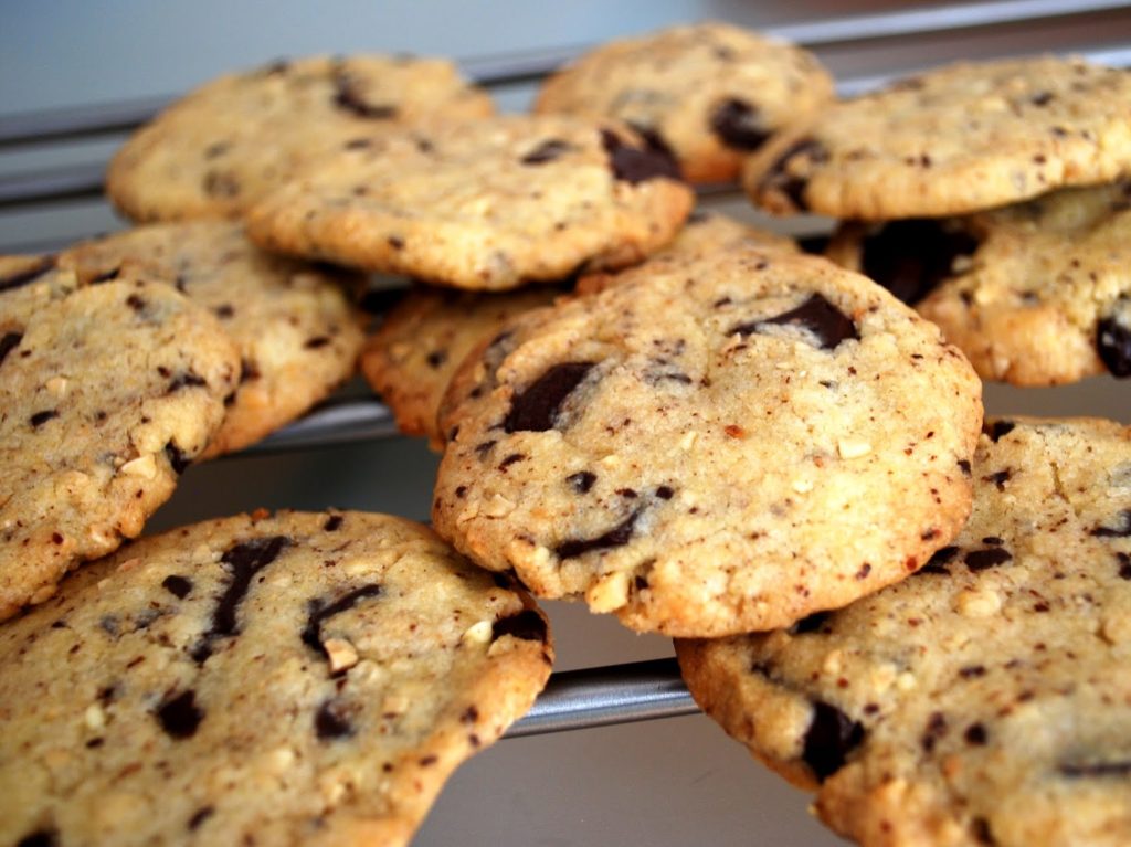 {Tasty Tuesday #22} Lieblingskeksrezept - Vegane Schoko-Nuss-Cookies ...