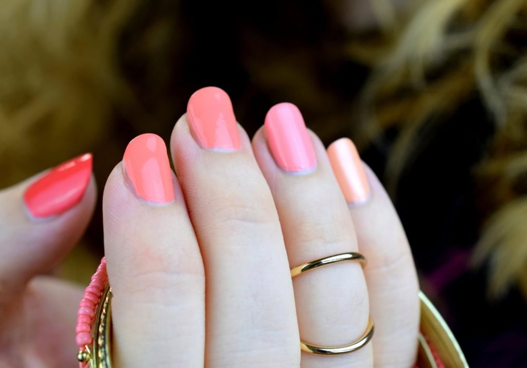 Ombre Summer Nails - Coral & Peach