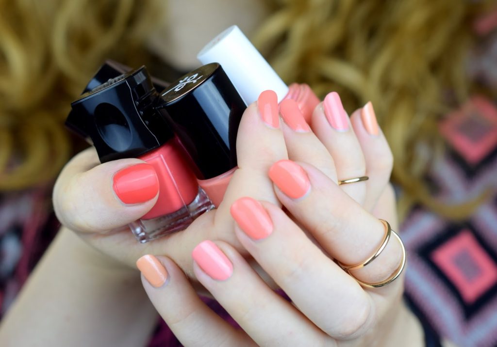 Ombre Summer Nails - Coral & Peach