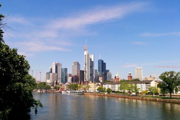 Skyline von Frankfurt bei der Frankfurt Blogger Reise und Blog Workshop im Radisson Blu Hotel Frankfurt.