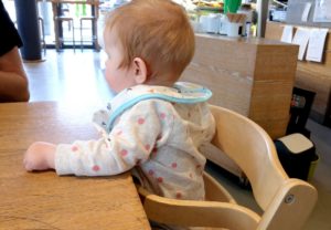 Aus dem Alltag mit Baby wenn sich beim Frühstück im Hotel ungefragt andere in die Erziehung der Eltern einmischen und veraltete Erziehungsmethoden empfehlen