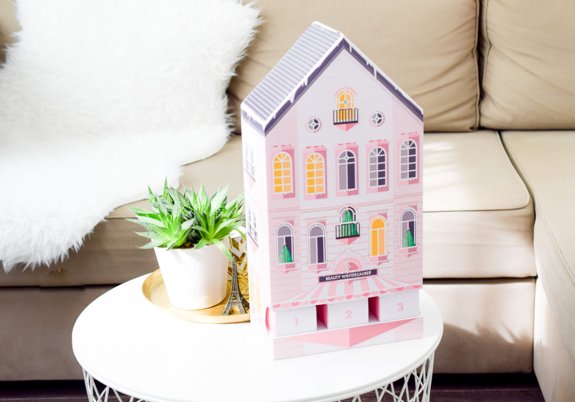 Der neue und limitierte Amazon Beauty Adventskalender und viele weitere schöne Beauty und Kosmetik Adventskalender 2016 für Frauen.