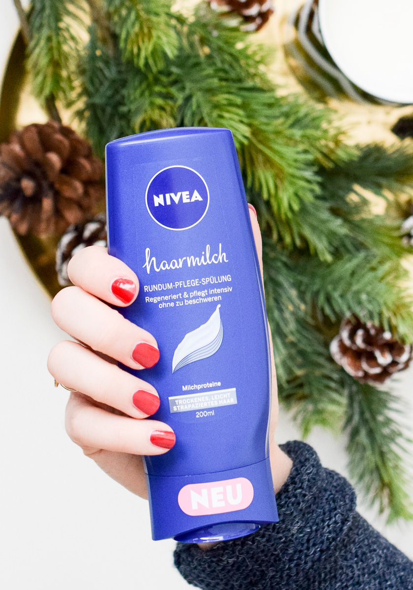 Neu in der Drogerie Nivea Haarmilch Rundum Spülung und Shampoo gegen trockene Haare mit Nivea Duft im Beauty-Blogger Test