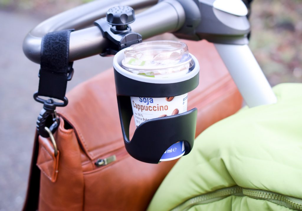 Getränkehalter für Buggy und Kinderwagen Erfahrungen Unterwegs mit Kindern und Kleinkind 