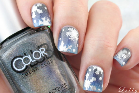 Winternägel Nageldesign Winter mit Schneeflocken Nägel und Gradient Nailart mit Anleitung wie es geht und man Nageldesign Schneeflocken auf Nägel malen kann