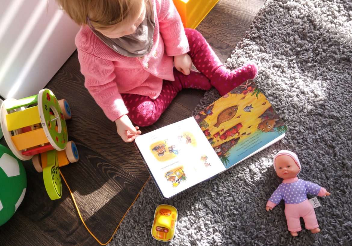 Bücher für Kleinkinder Bilder Bücher ab 1 Jahr Lieblingsbücher meiner Tochter Erfahrungen Tipps Kinderbücher Fühlbücher Bücher mit Ton und Wimmelbücher