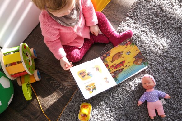 Bücher für Kleinkinder Bilder Bücher ab 1 Jahr Lieblingsbücher meiner Tochter Erfahrungen Tipps Kinderbücher Fühlbücher Bücher mit Ton und Wimmelbücher