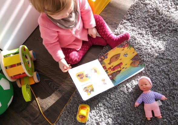 Bücher für Kleinkinder Bilder Bücher ab 1 Jahr Lieblingsbücher meiner Tochter Erfahrungen Tipps Kinderbücher Fühlbücher Bücher mit Ton und Wimmelbücher