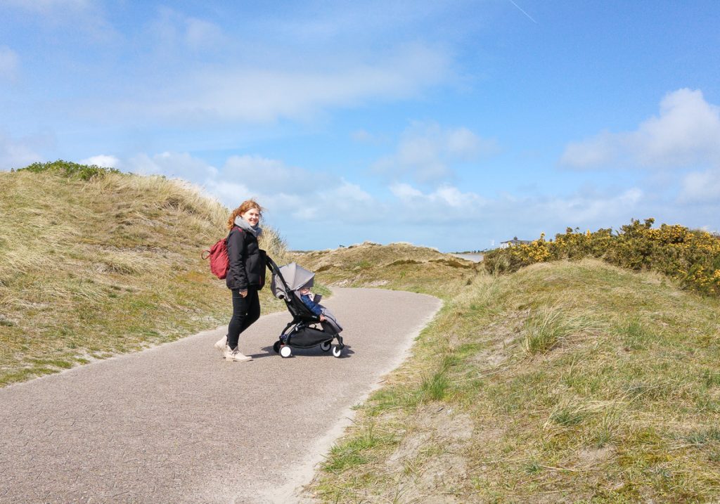 Sonnenseiten I need sunshine Nordsee Urlaub Langeoog Spaziergang in Dünen mit Kinderwagen