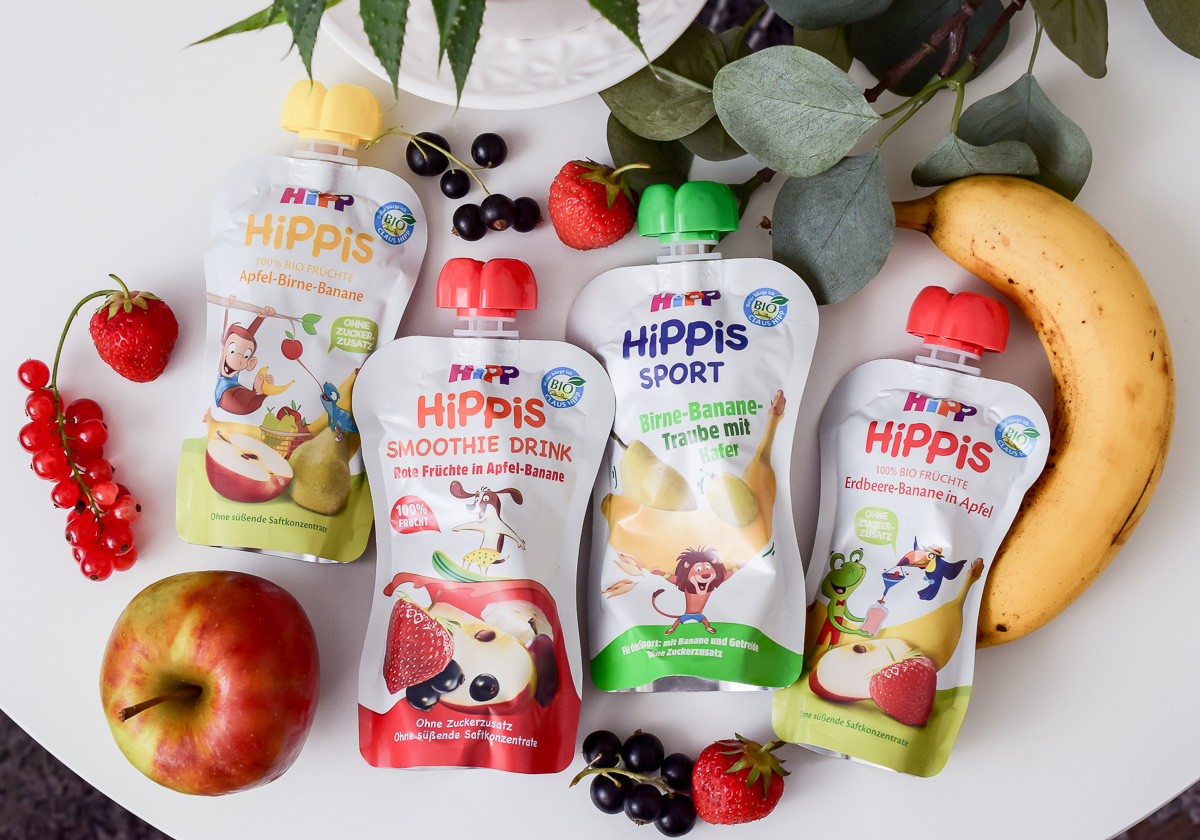 HiPP HiPPiS Quetschbeutel Test Fruchtpüree Quetschie Frucht Quetschen gesunder Snack unterwegs für Kleinkinder Hipp Kinder App für Kleinkinder Mamablog