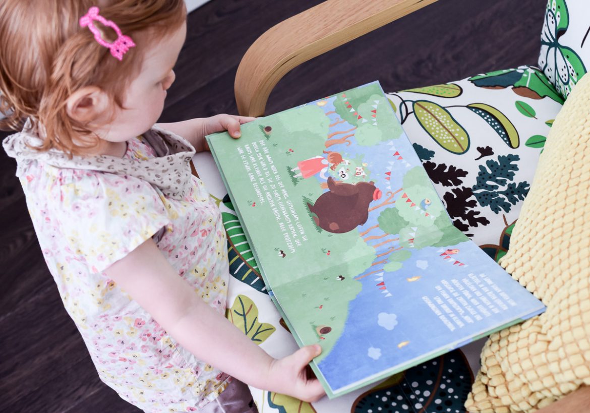 Der Lebensbaum United Letters personalisiertes Kinderbuch mit eigenem Namen Haarfarbe Hautfarbe inspirierende Mut-Mach-Geschichte für Kinder mit Bär und persönliches Kinderbuch mit Namen des Kindes