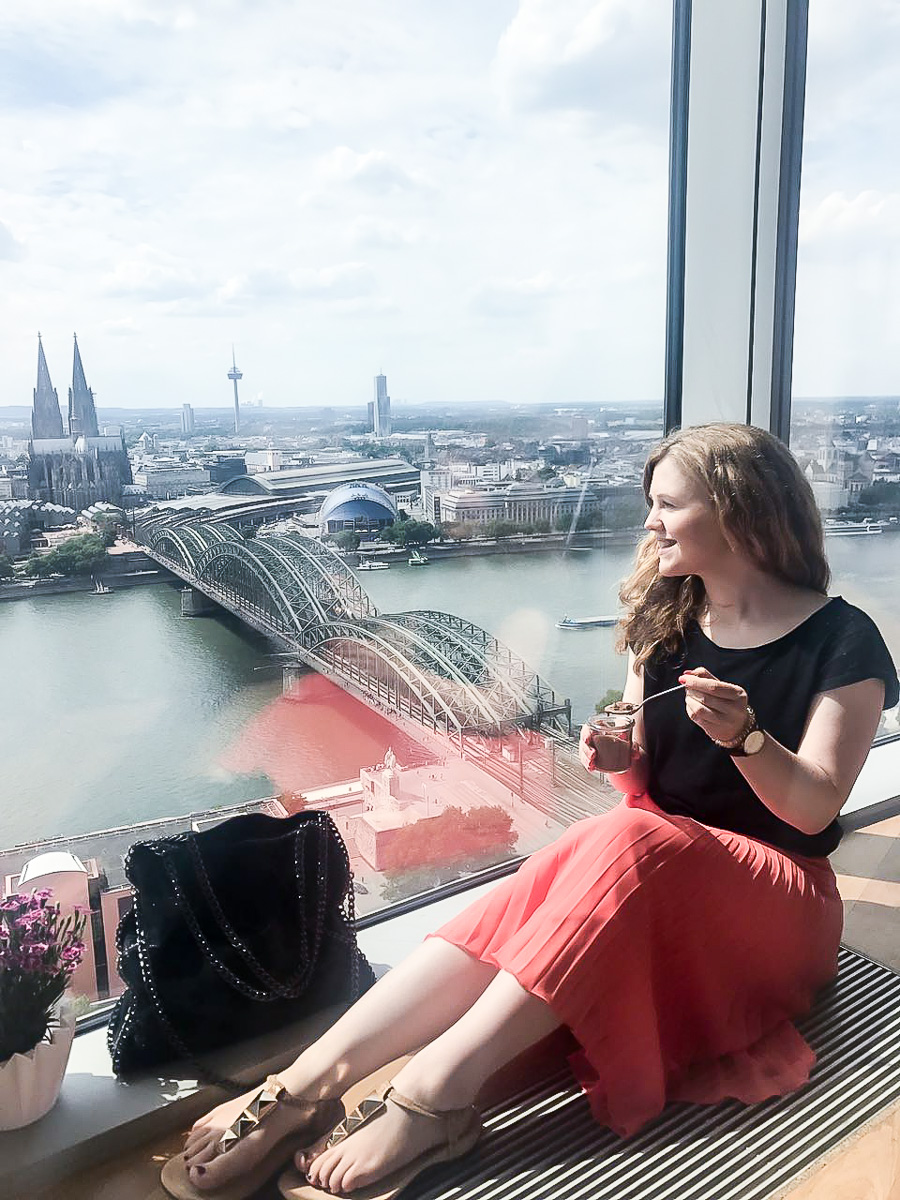 Vionic Schuhe Test und Erfahrungen Inspiration Blogger Outfit für Bloggerevent im Sommer mit Vionic Zehen Sandalen gold auf I need sunshine Lifestyleblog