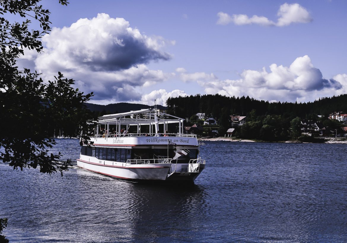 Familienurlaub in Deutschland im Schwarzwald Schifffahrt am Schluchsee
