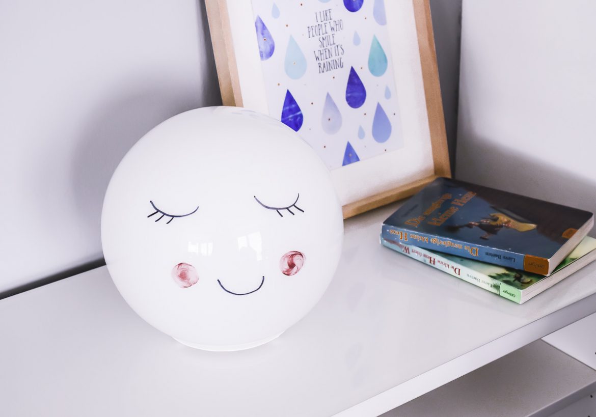 DIY Nachtlampe Ikea Fado Lampe selber machen Schlafende Augen Smart Home Kinderzimmer Tipps Erfahrungen E.ON Plus Smart Home