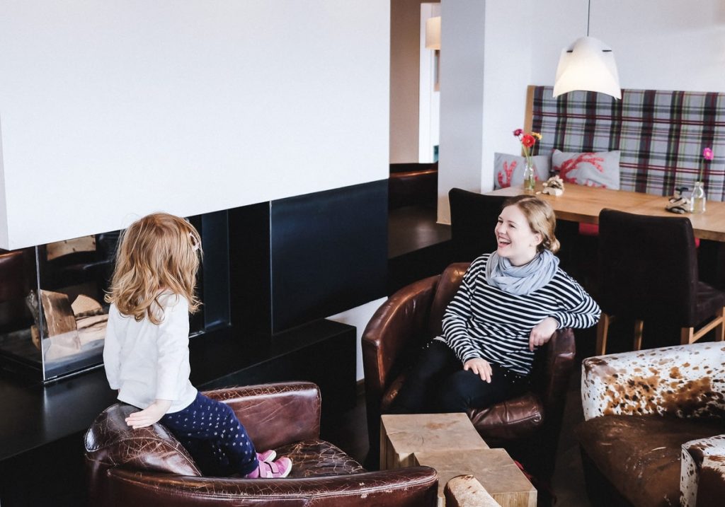 Familotel Allgäuer Berghof Gunzesried-Ofterschwang Familienhotel Spielplatz Kleinkinder Babys Erfahrungen Bewertungen Familienurlaub Allgäu Mamablog Ineedsunshine