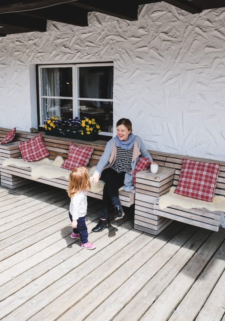 Familotel Allgäuer Berghof Gunzesried-Ofterschwang Familienhotel Spielplatz Kleinkinder Babys Erfahrungen Bewertungen Familienurlaub Allgäu Mamablog Ineedsunshine