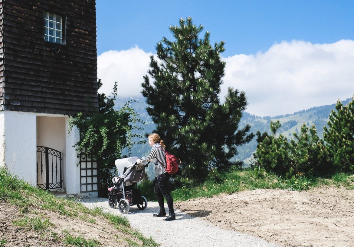 Erfahrungen Familienhotel Kinderhotel Babyhotel: Lohnt sich der teure Urlaub mit Baby und Kleinkind? Tipps Ferienwohnung Hotel Entspannter Urlaub für Eltern Mamablog I need sunshine aus Kalrsruhe