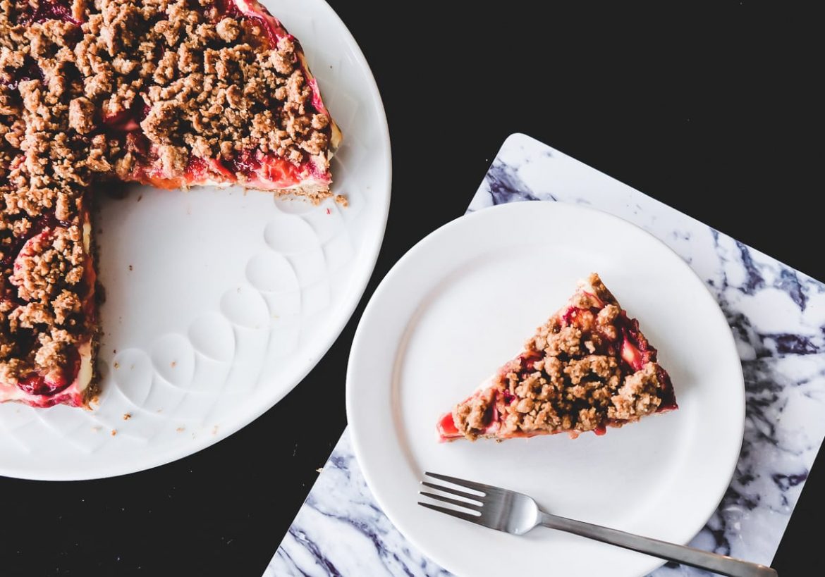 Pflaumenkuchen mit Pudding und Streuseln Rezept schnell lecker einfach Obstkuchen Obst aus Garten aufbrauchen Tipps Ideen Mamablog I need sunshine