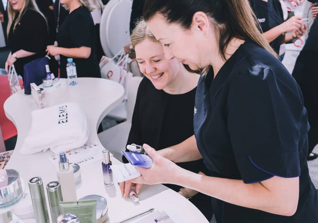 Mein Facial Treatment bei ELEMIS am Stand von QVC auf den BUNTE Beauty Days und meine Erfahrungen mit den ELEMIS Produkten nach meiner Gesichtsbehandlung