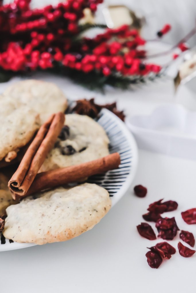 Schnelles und einfaches Rezept für leckere Cranberry-Chai-Cookies mit weißer Schokolade auf Mamablog I need sunshine