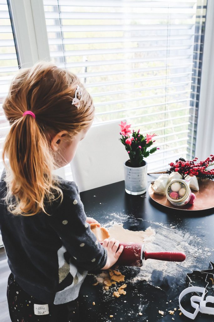 Einfache und schnelle Rezepte für das Weihnachtsplätzchen backen zu Weihnachten mit Kindern auf Mamablog I need sunshine