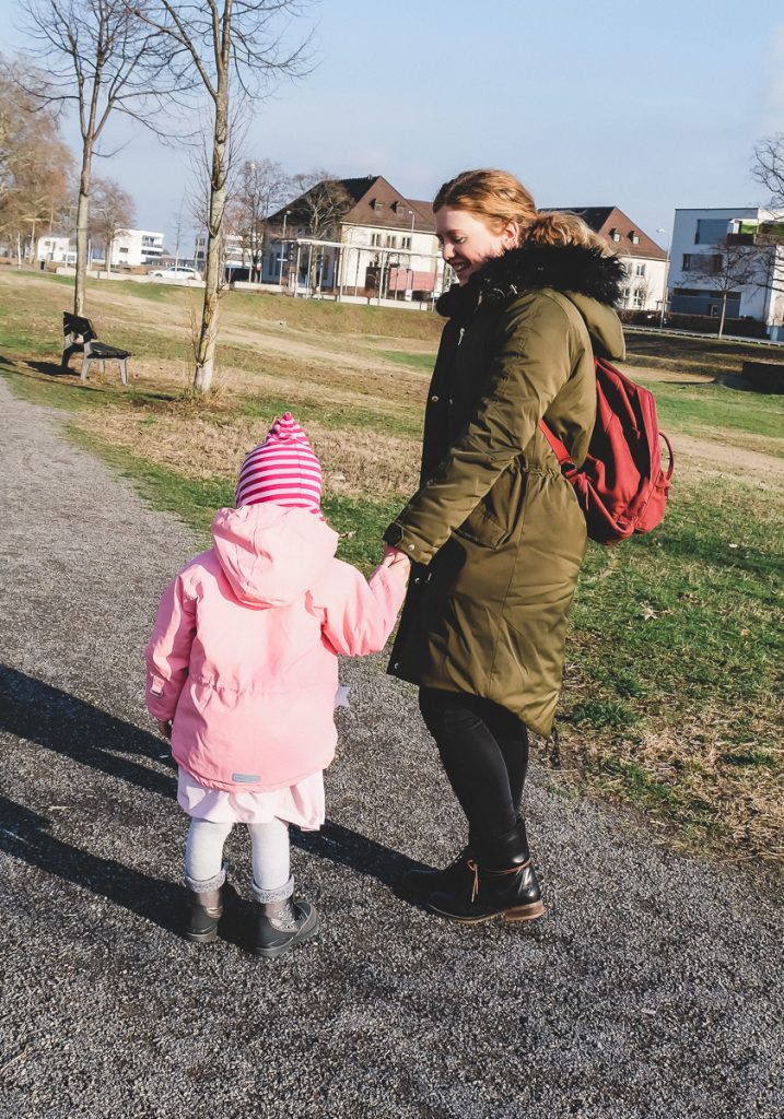 Wie Kleinkind im Winter anziehen damit es nicht friert mit der richtigen Winterkleidung für Kinder auf Mamablog I need sunshine