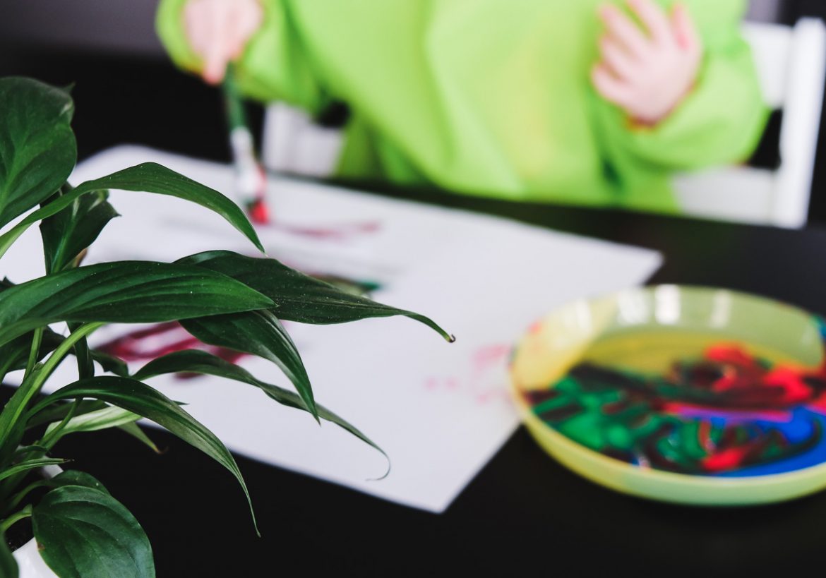 Osterbasteln Kleinkind Ostereier aus Papier Vorlage Basteln Ostern Kinder Ideen einfach und schnell Mamablog Ineedsunshine