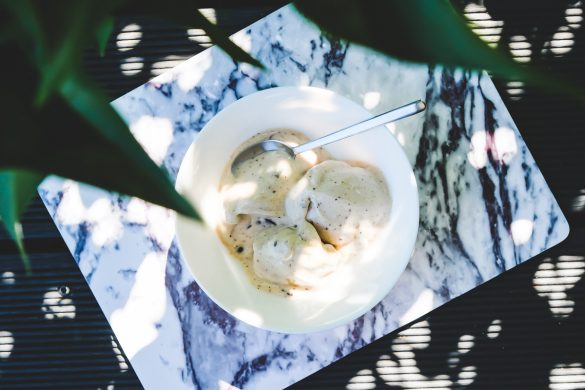 Bananen Eis selber machen ohne Eismaschine ohne Zucker vegan gesund Nicecream Bananen Rezept Eis gefrorene Bananen