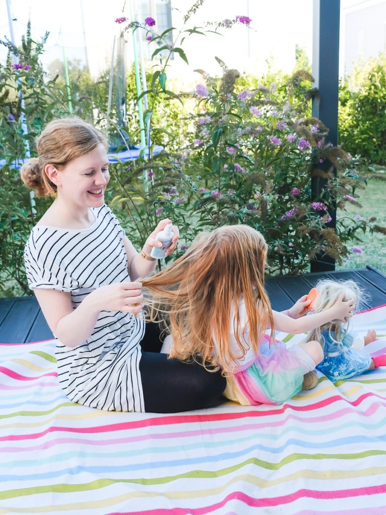 Tipps Kopfläuse vorbeugen Hilfe und Vorbeugung gegen Läuse im Kindergarten und Schule und AntiJump Erfahrungen auf Mamablog Ineedsunshine