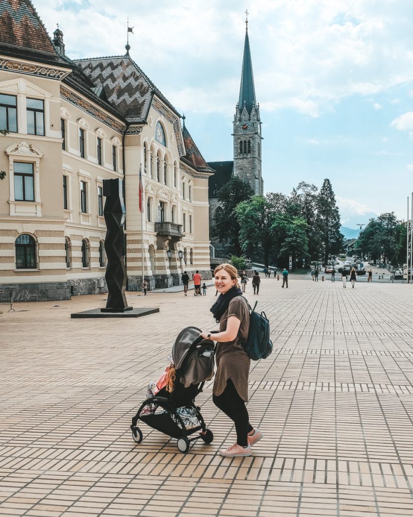 Urlaub in Liechtenstein mit Kindern Ausflug nach Vaduz Erfahrungsbericht auf Mamablog Ineedsunshine
