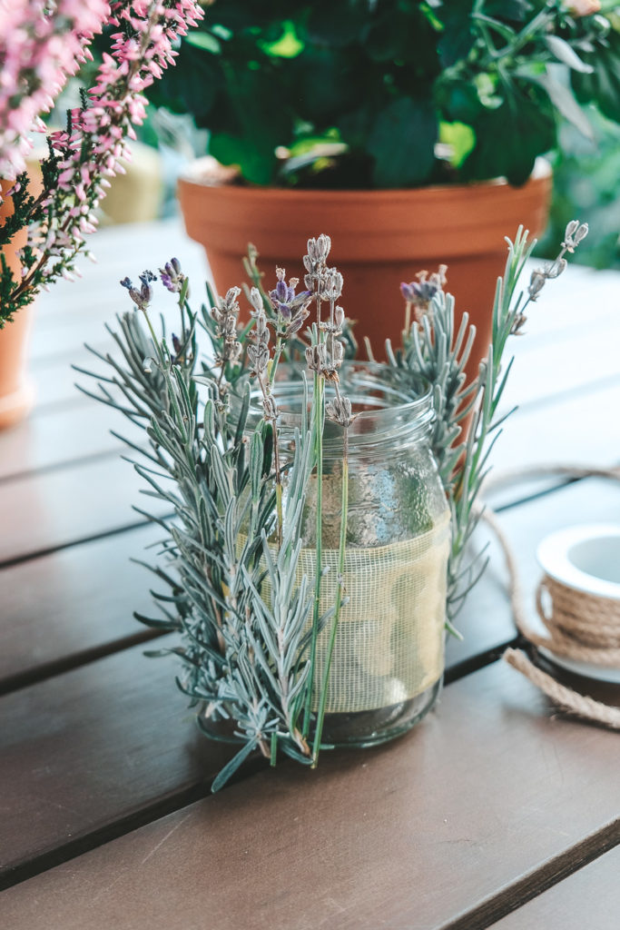 DIY Windlicht basteln mit Lavendel Anleitung 