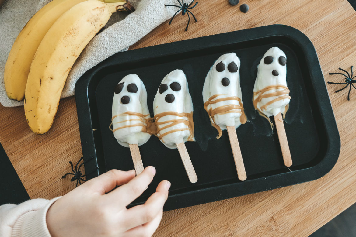 Gesundes Halloween Rezept für Kinder: &amp;quot;Gefrorene Bananengeister&amp;quot;