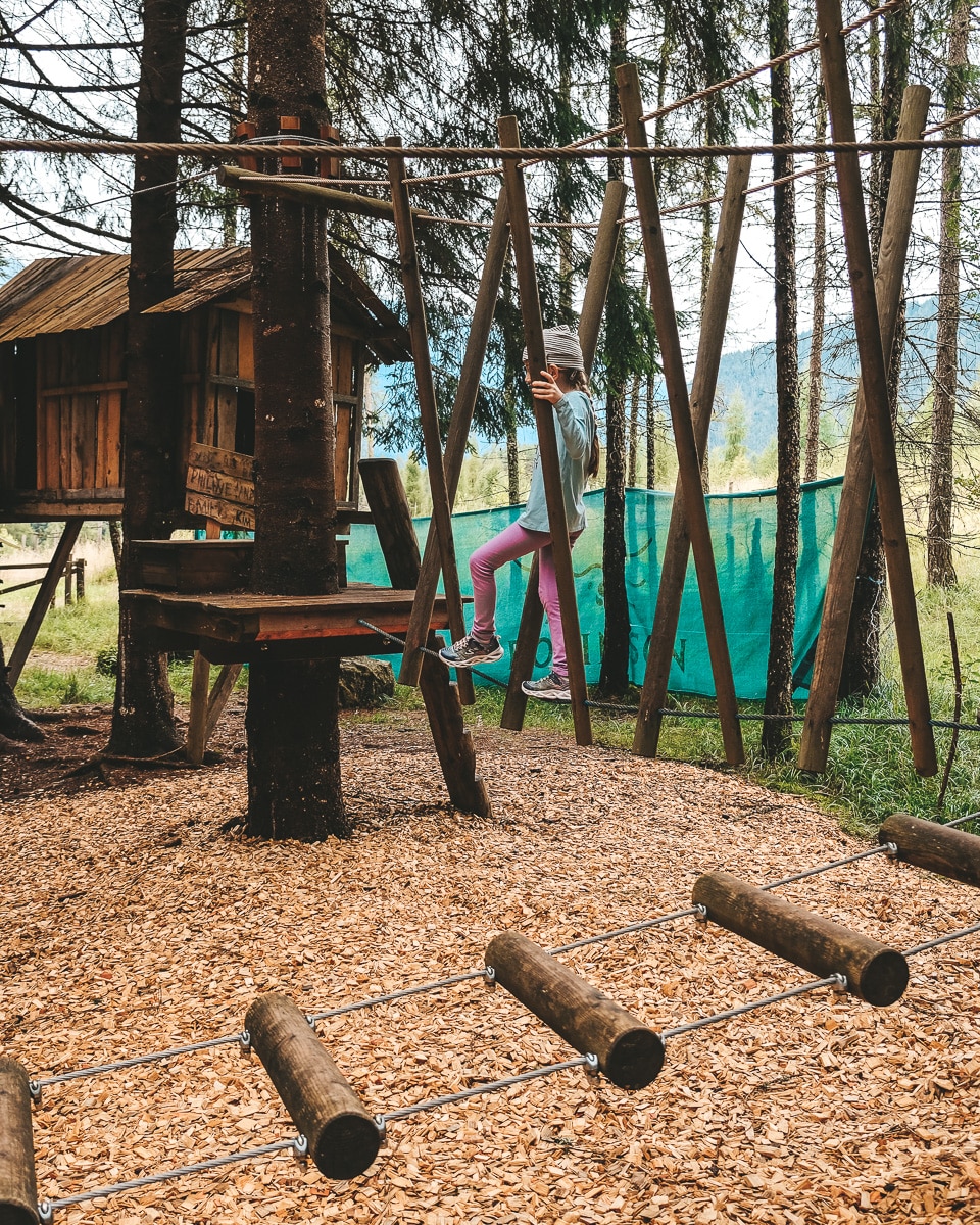 Der Stern Familienhotel in Tirol Österreich Erfahrungsbericht Waldspielplatz
